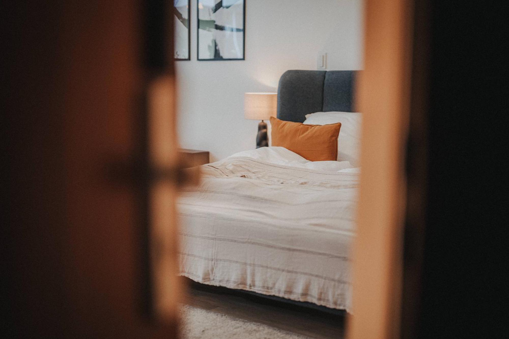 Downtown Apartment Mit Luxusbad Am Hafen Nur 5 Minuten Zu Fuss In Die Innenstadt Und Zum Bahnhof! Ольденбург Экстерьер фото