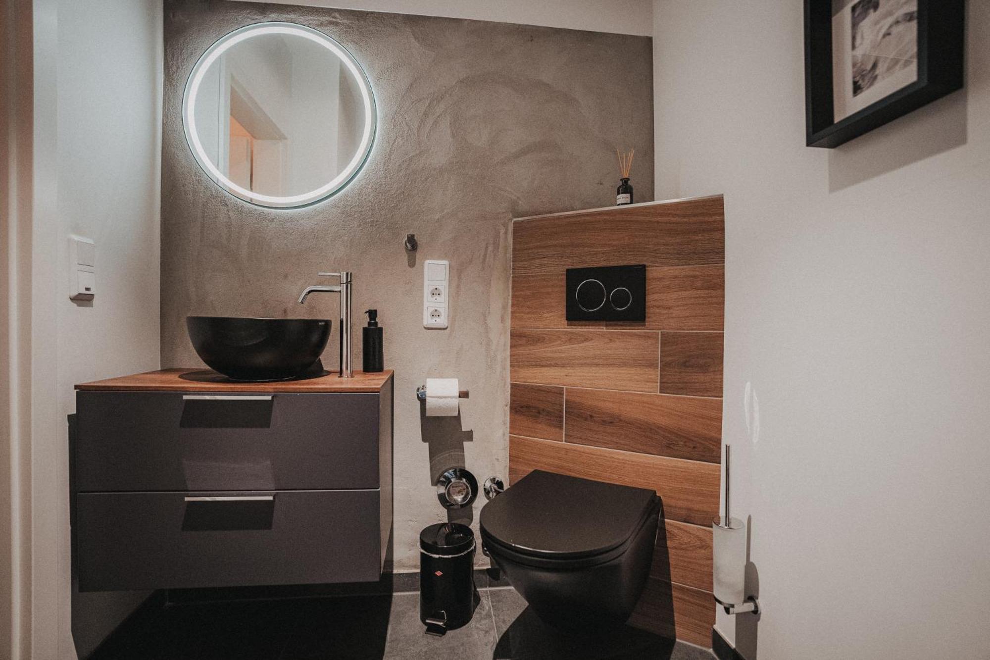 Downtown Apartment Mit Luxusbad Am Hafen Nur 5 Minuten Zu Fuss In Die Innenstadt Und Zum Bahnhof! Ольденбург Экстерьер фото