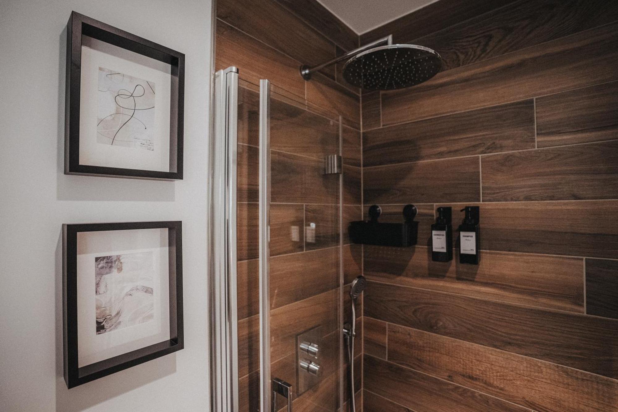 Downtown Apartment Mit Luxusbad Am Hafen Nur 5 Minuten Zu Fuss In Die Innenstadt Und Zum Bahnhof! Ольденбург Экстерьер фото