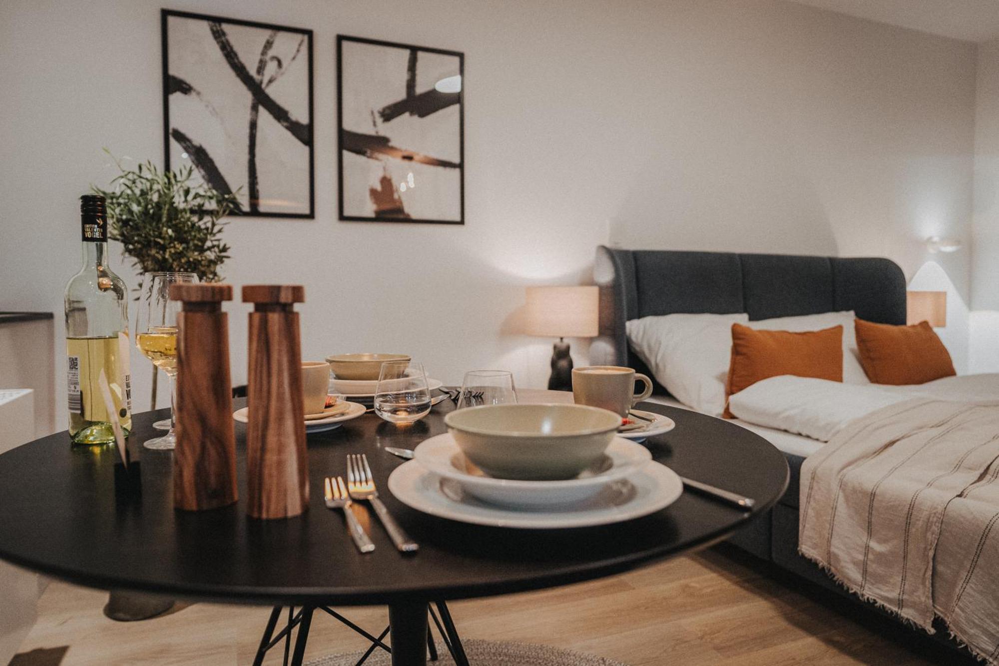 Downtown Apartment Mit Luxusbad Am Hafen Nur 5 Minuten Zu Fuss In Die Innenstadt Und Zum Bahnhof! Ольденбург Экстерьер фото