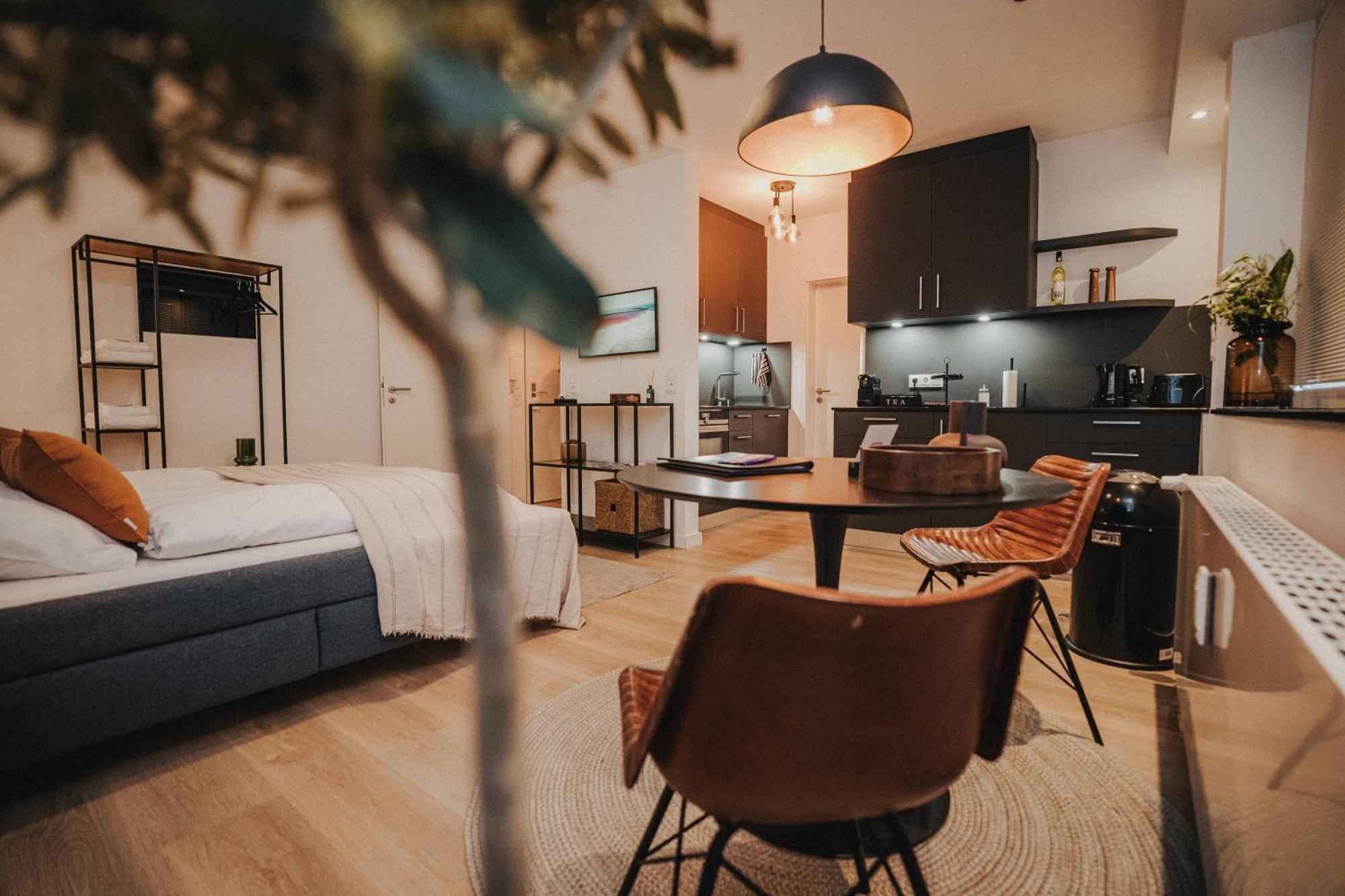 Downtown Apartment Mit Luxusbad Am Hafen Nur 5 Minuten Zu Fuss In Die Innenstadt Und Zum Bahnhof! Ольденбург Экстерьер фото